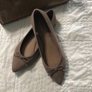 Merona nude pointed toe flat, size 8 1/2